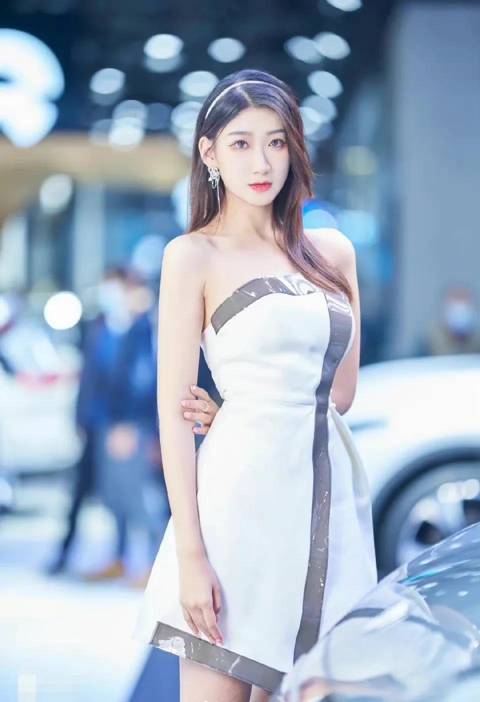 最有亲和力的车模,兄弟们帅车集合