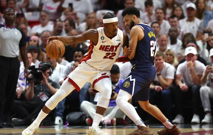 六边形！轰23+12一人搅翻热火，创三大神迹，联盟第一人非他莫属