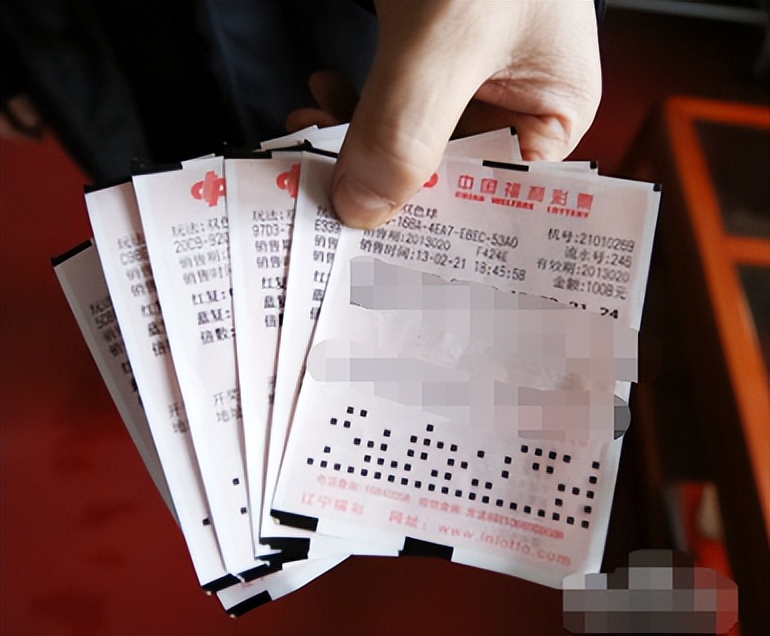 室友买彩票中了一个亿,委托别人帮忙买的彩票中奖了