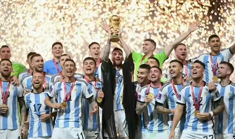 2022世界杯决赛颁奖贺炜解说,2022世界杯颁奖贺炜解说