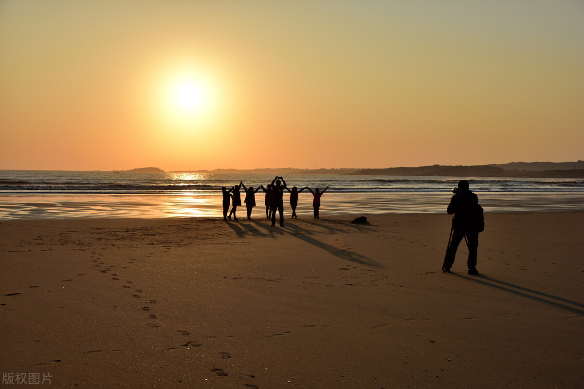 告别2022，未来可期，时光静好，浅笑安然，向着温暖那方走去