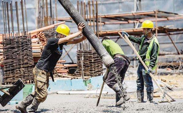 工地一人一天能挣多少钱,工地底层干活到底有多累