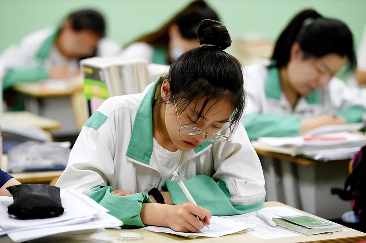 为什么女生不要选工程专业,为啥女生不建议学建筑工程