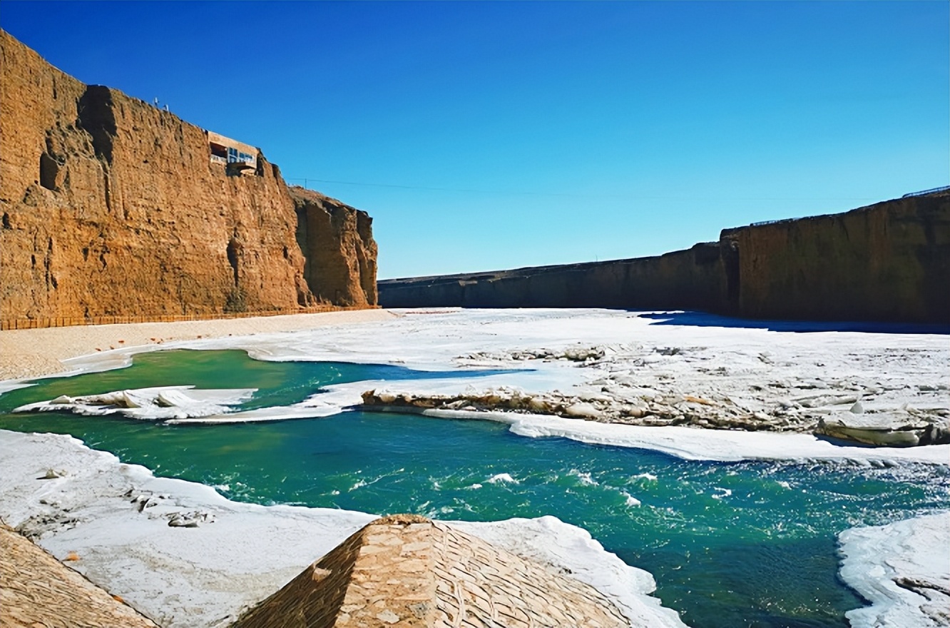 北元攻入嘉峪关,建长城抵抗匈奴