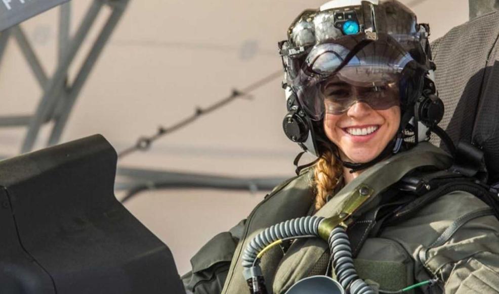 昆明航空的美国女机长金贝丽,美国飞行员金贝丽在中国的生活