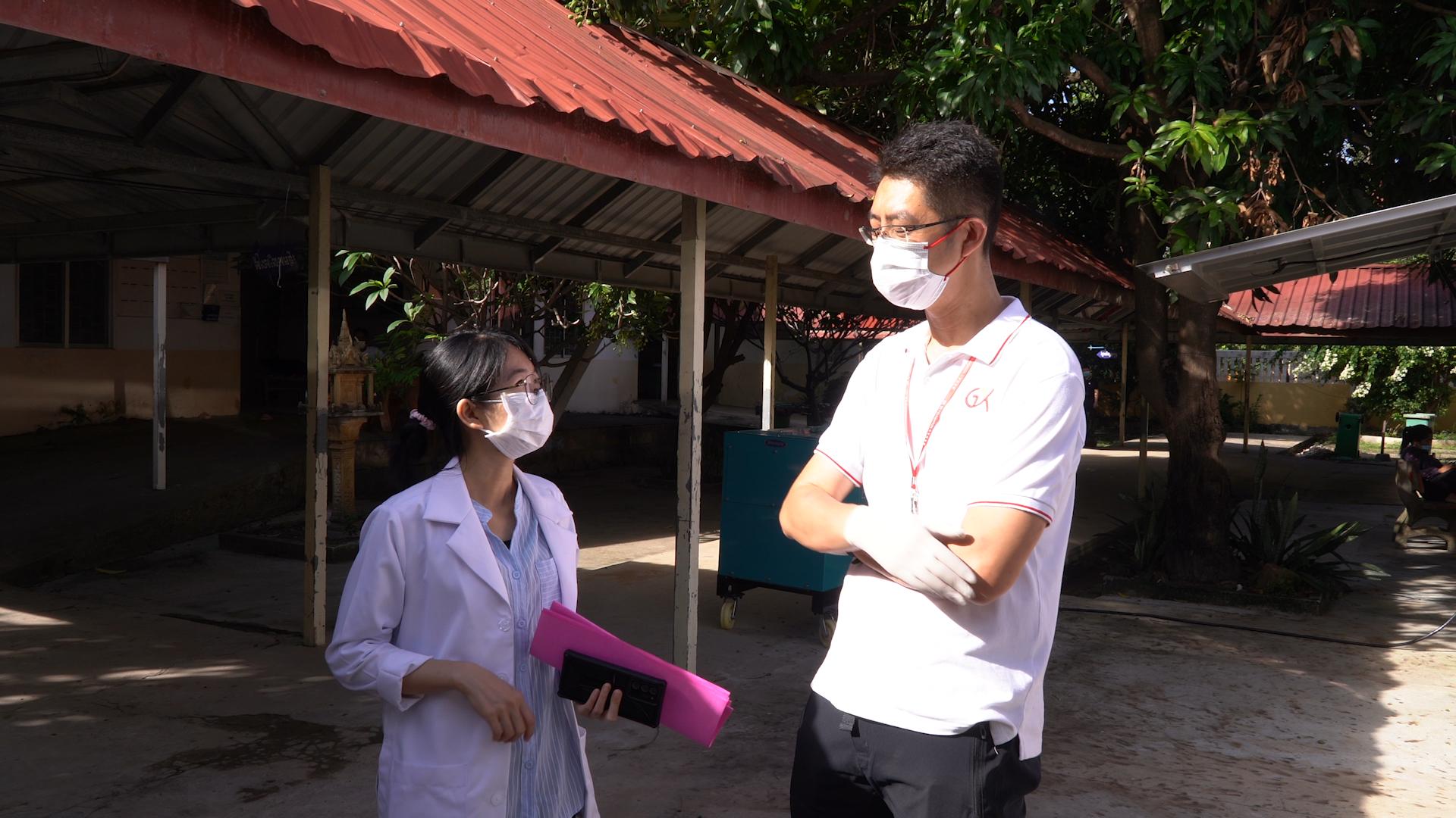 丝路盛放洋紫荆|港NGO联手内地医疗队出海扫“盲”50年柬埔寨白内障患者复明：我能看到了！