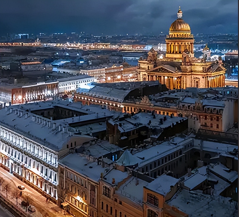 俄罗斯美女倒追中国穷小伙，没车没房不要彩礼也要嫁，她后悔了吗