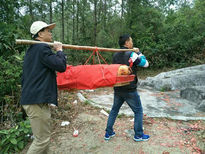 清明节扫墓为什么要放鞭炮,清明节上坟烧纸钱真的有用吗