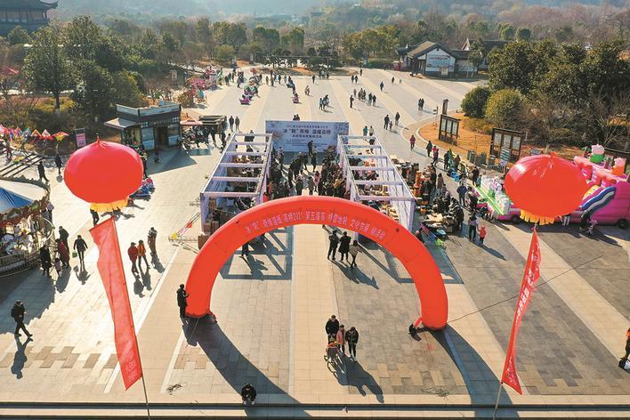 肩扛责任砥砺前行,肩担重任奋力向前