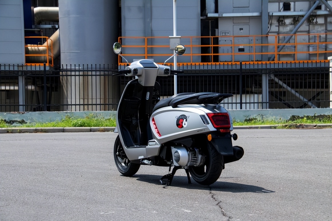 奥罗拉滑翔翼,奥罗拉摩托车