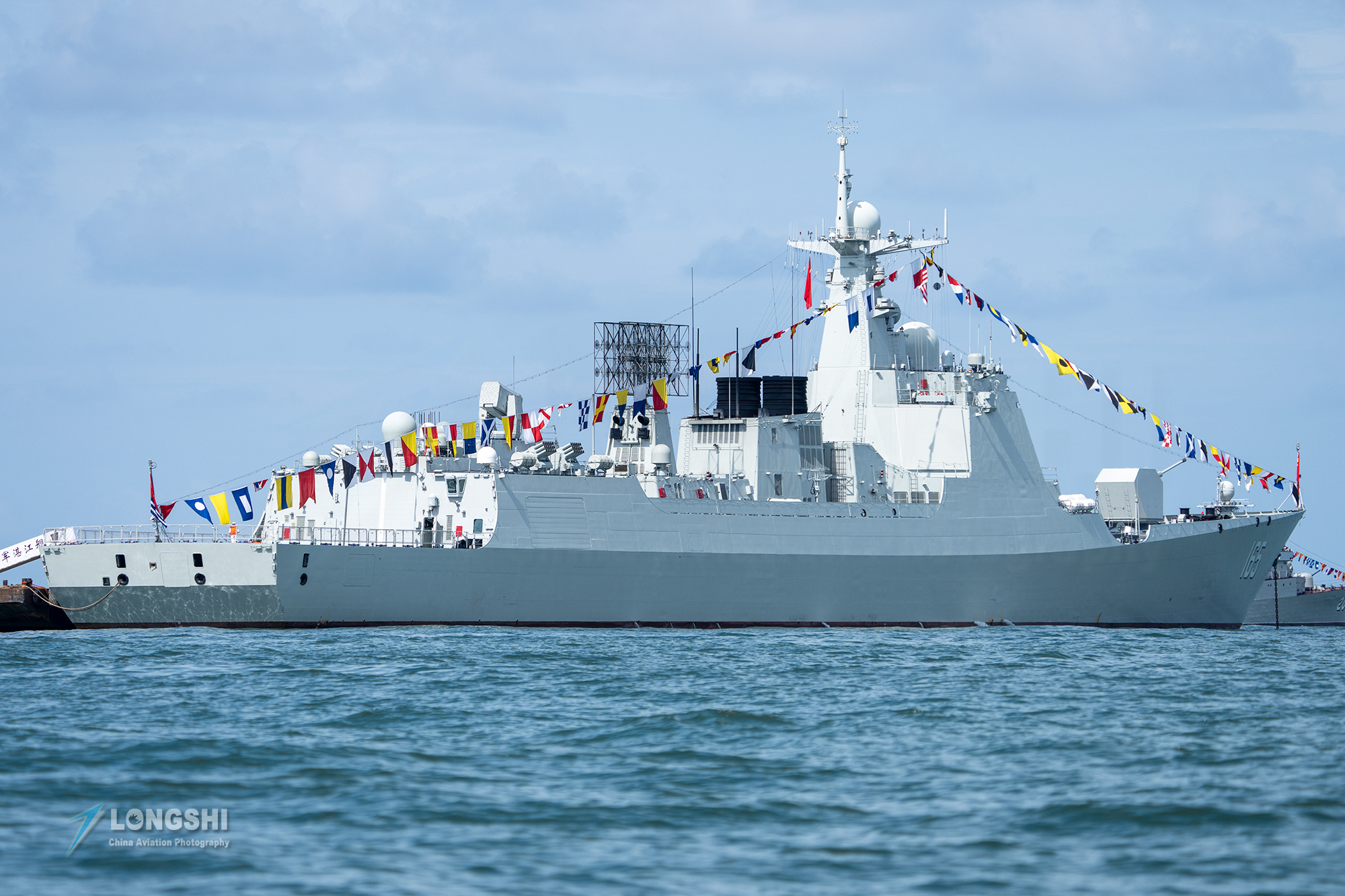 美军航母对地打击射程,052d和美国航母战斗