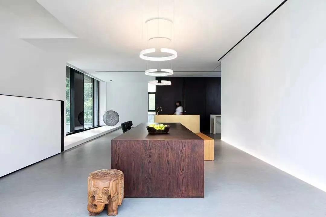 不会吧不会吧,现在还有人在装空调和地暖?