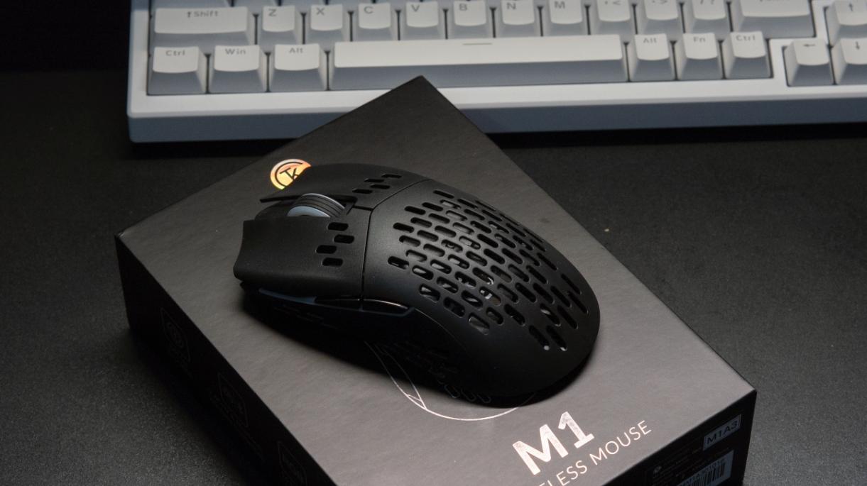 外壳全是洞,卷王价位难得一见的大手洞洞鼠——KeychronM1