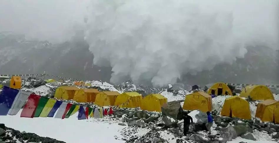 从截肢患癌到比肩姚明,还被吴京拍成电影,他是中国最牛的老头?