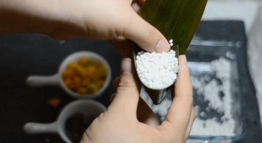 手残党怎么包四角粽子,六个月以上宝宝粽子做法