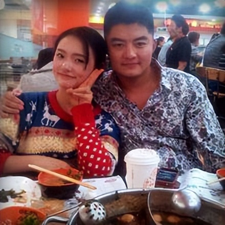 最受宠的“星女郎”：18岁出道爆红，乱认“亲妈”，黑历史无数？