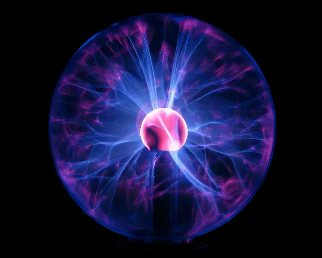 闪电vs球形闪电,九种超罕见自然现象球状闪电