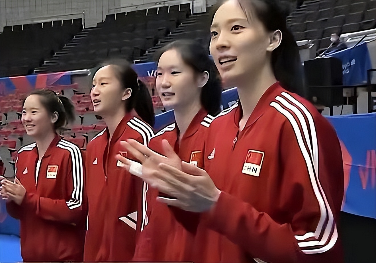 女排对阵荷兰王梦洁救球,中国女排3比0阿根廷女排王梦洁