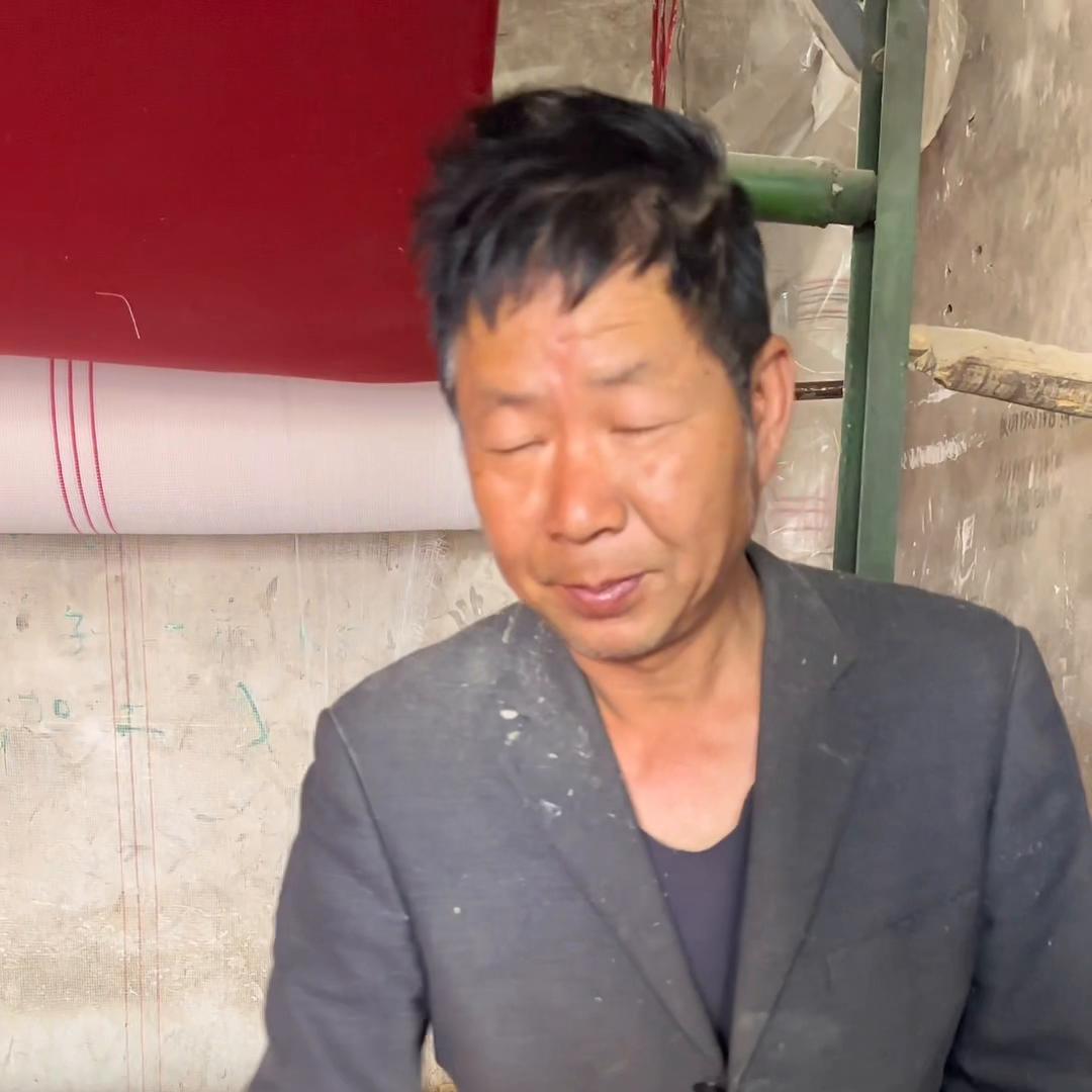 妈妈将对弟弟的母爱网进了棉花里，棉花有缠～绵的寓意，棉...