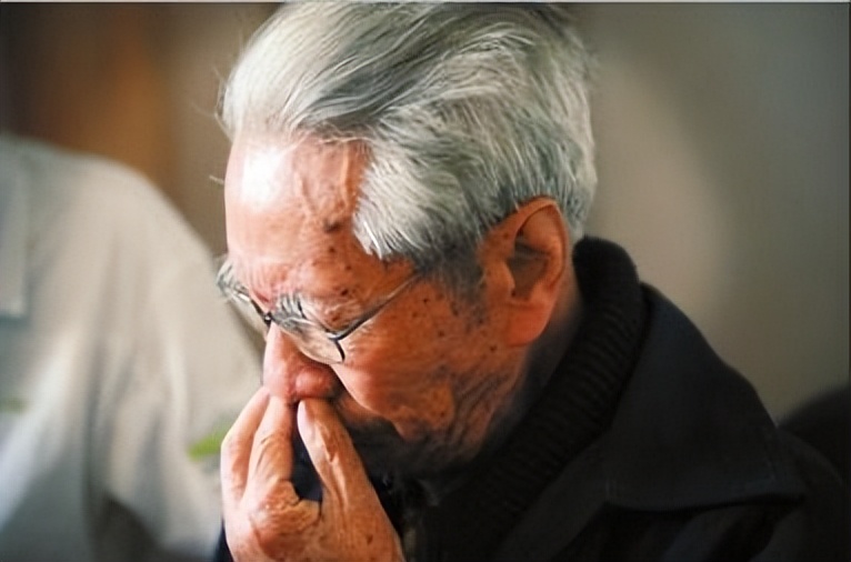 女子炒股四年亏掉400万,炒股4年赚4亿