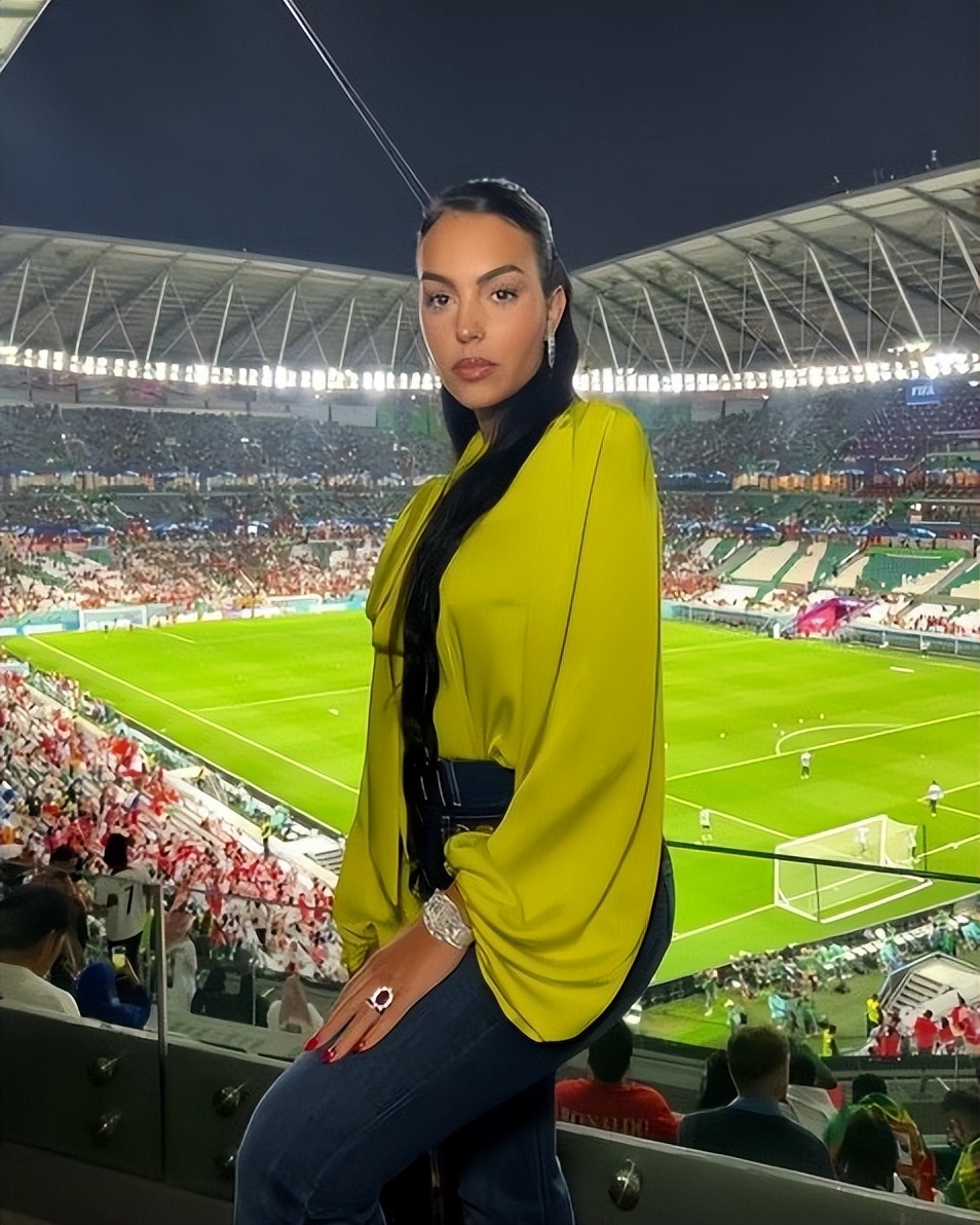 c罗和卡戴珊有多少个小孩,c罗女友生了几个孩子