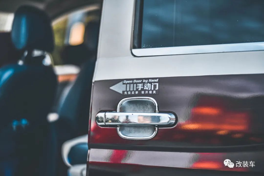 五菱荣光v七座变四座,五菱荣光v新款五座