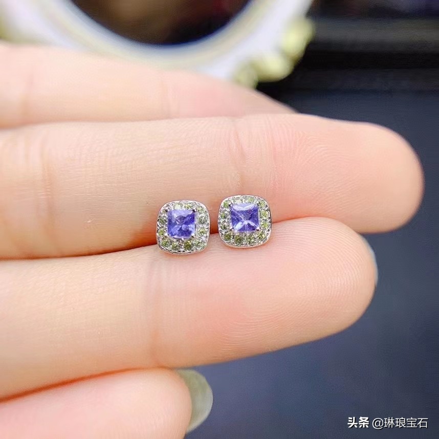 s925银镶月光石耳钉,S925银莫桑石六爪耳钉