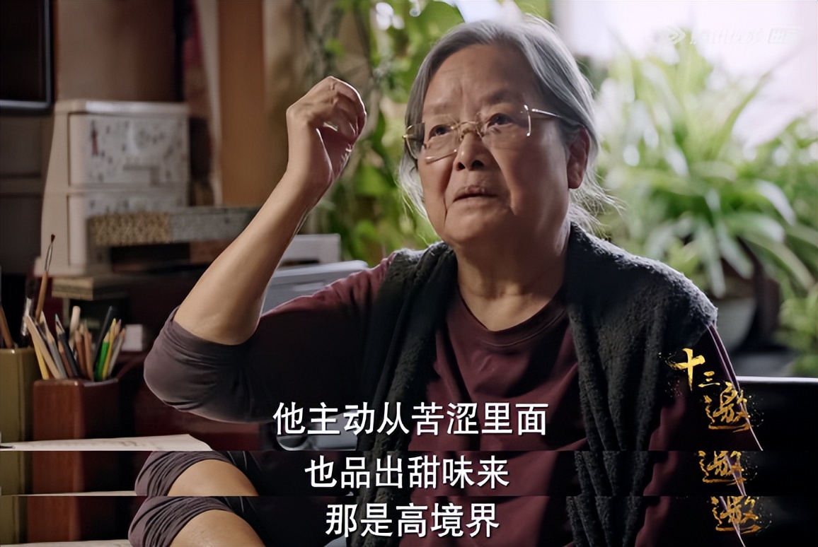 她只用了两个字，国产涨到9.5，没有一个好评是粉丝刷的