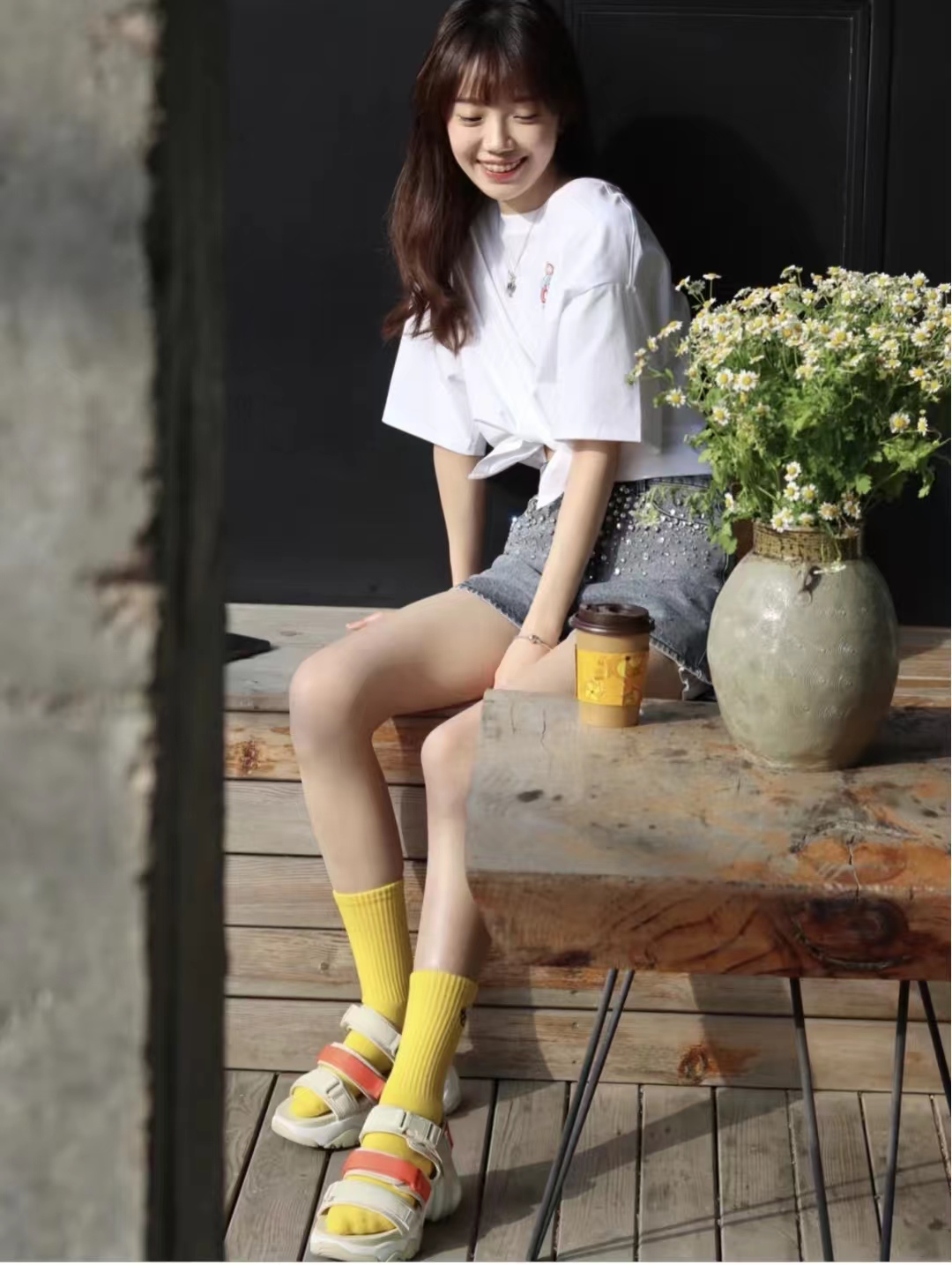 蓝色牛仔短裤女搭配,蓝色高腰牛仔铅笔裤