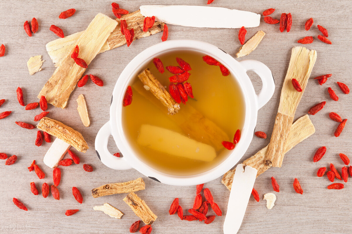 养肝明目养肾的中药泡水喝,益气养血补肾明目的中医药