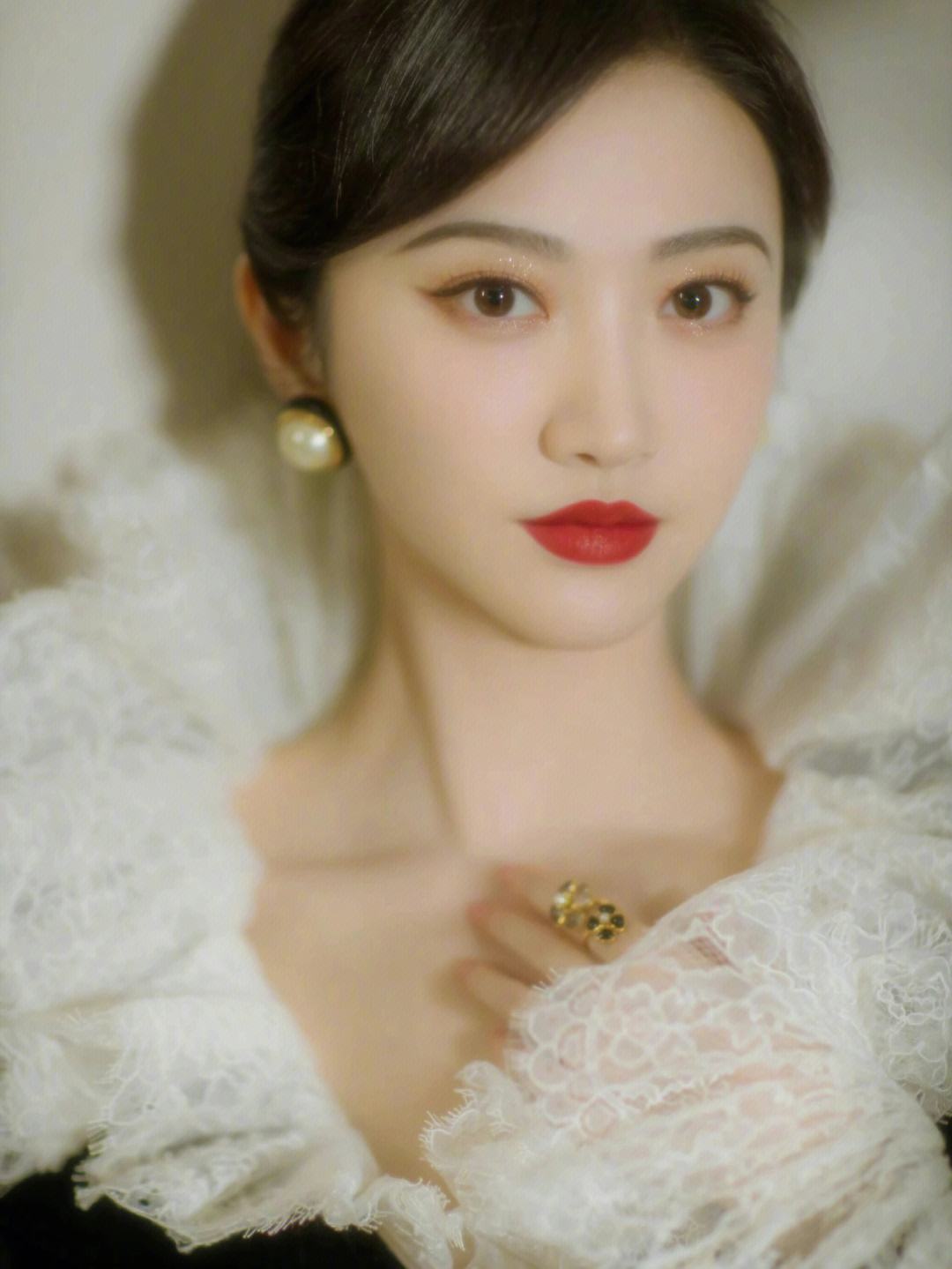 长得一脸福气的女明星,骨架大钻石脸的女明星有哪些