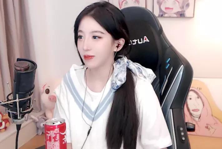 沫子感谢大哥礼物,沫子鞠躬谢礼物