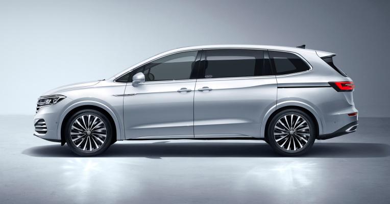 大众威然pk别克gl8谁更能装,大众威然和别克gl8谁更安全