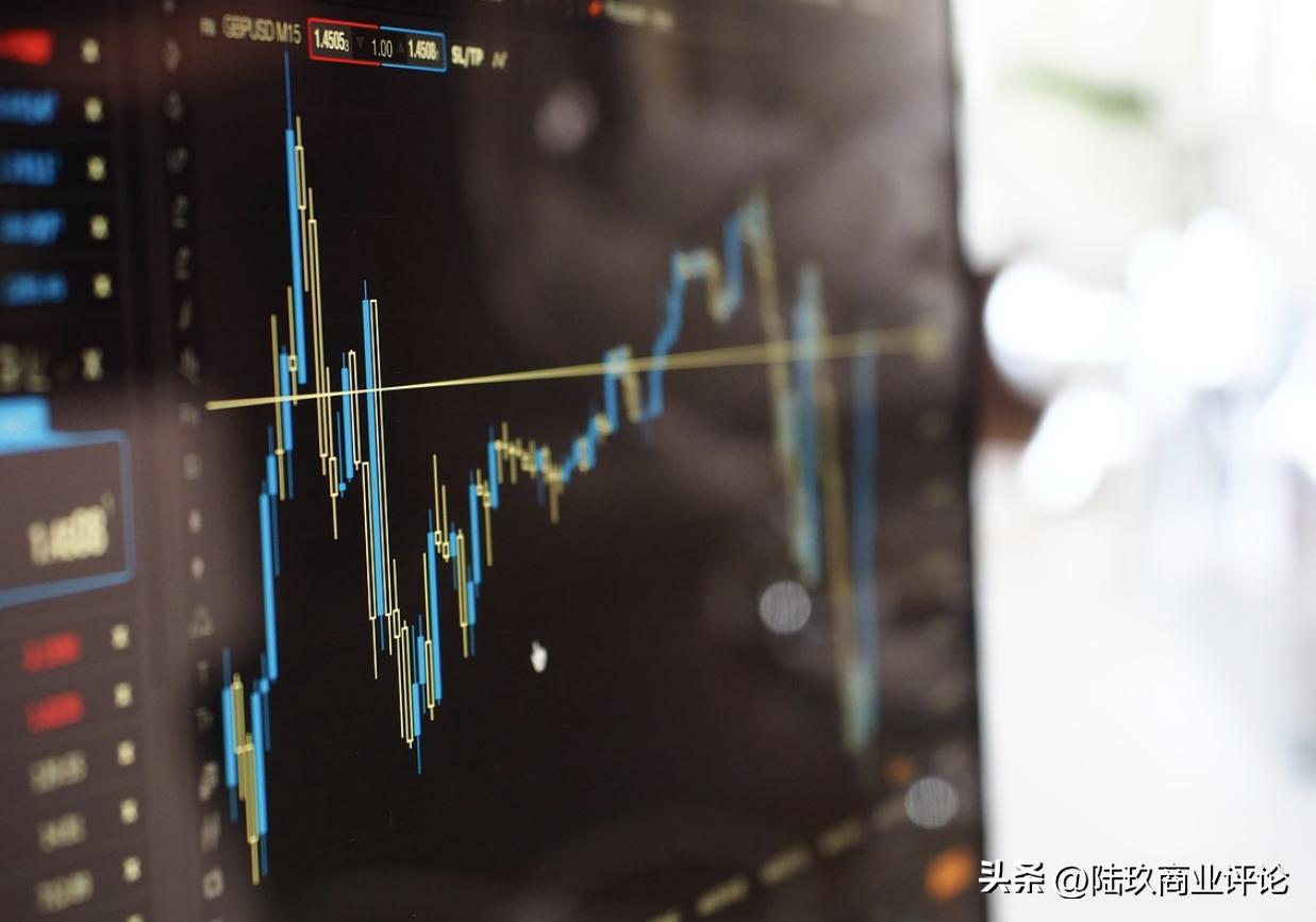 椹笂娑堣垂閲戣瀺ipo,鍦ㄩ挗涓濅笂璺宠垶