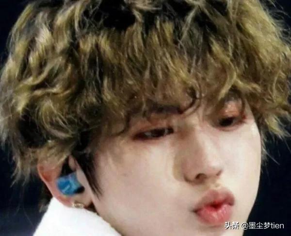 当男神遇上“锡纸烫”，坤坤呆萌，黄子韬精致，看到王源：太迷人