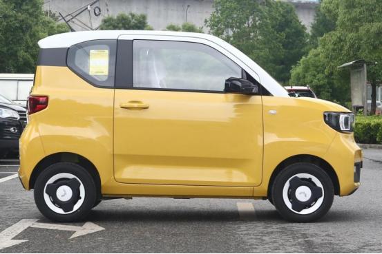 时尚的代步车宏光miniev马卡龙,宏光miniev马卡龙神秘车