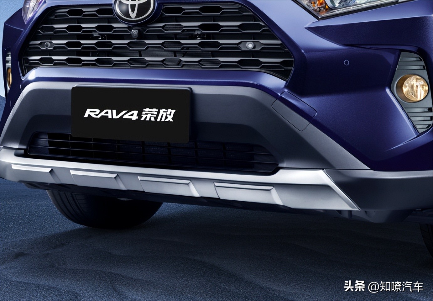 新普拉多是不是插混,2022普拉多电混