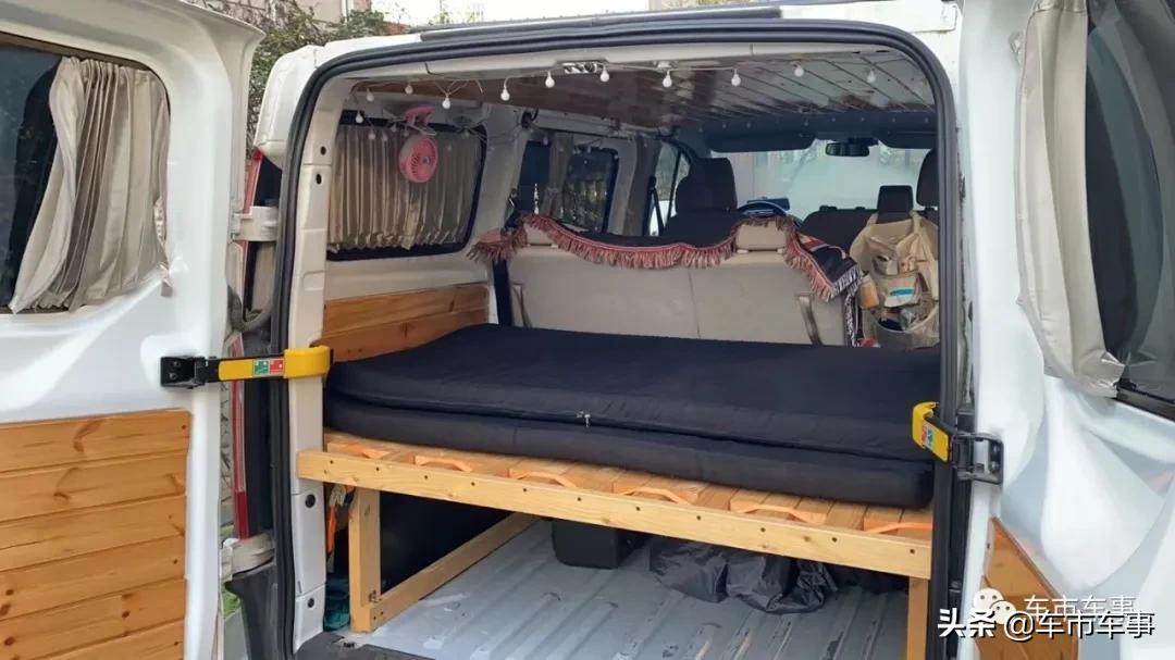 「车生活」他把6座全顺改装成房车，带着妻娃去旅行
