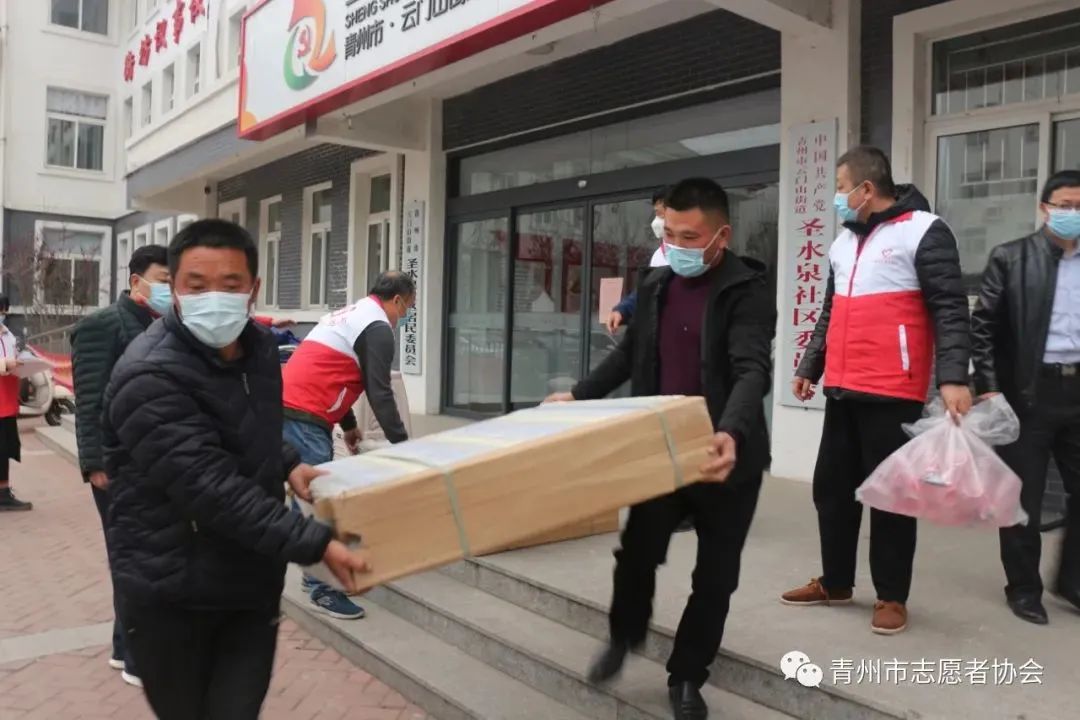 防控疫情他们在风雪中坚守,抗击疫情他们在行动