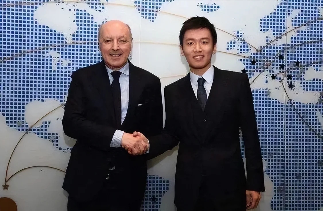 无视全球*债追**，苏宁少帅张康阳开着2000万超跑，进LV店豪购