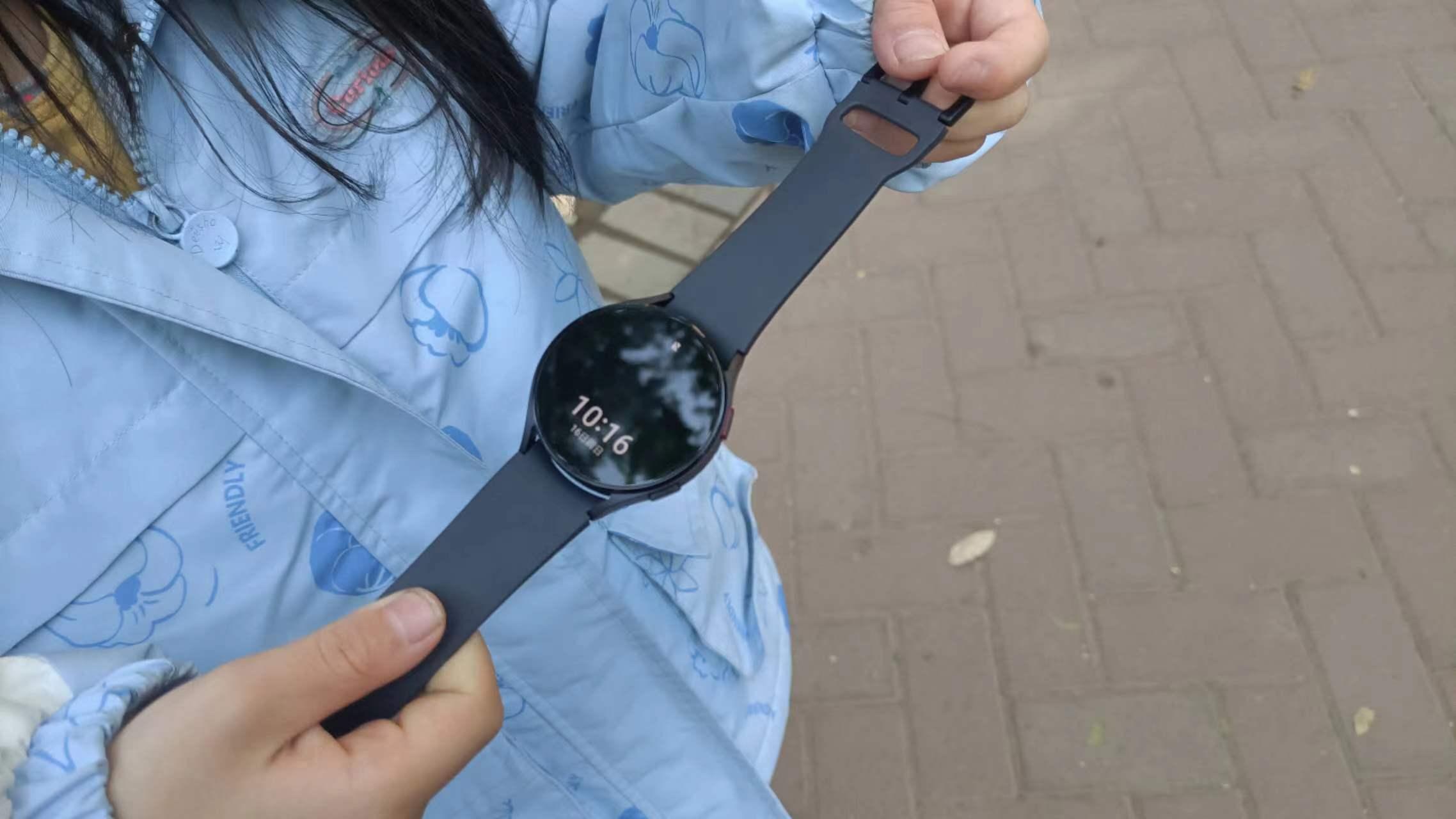 三星galaxywatch5上手,三星galaxys5测评视频