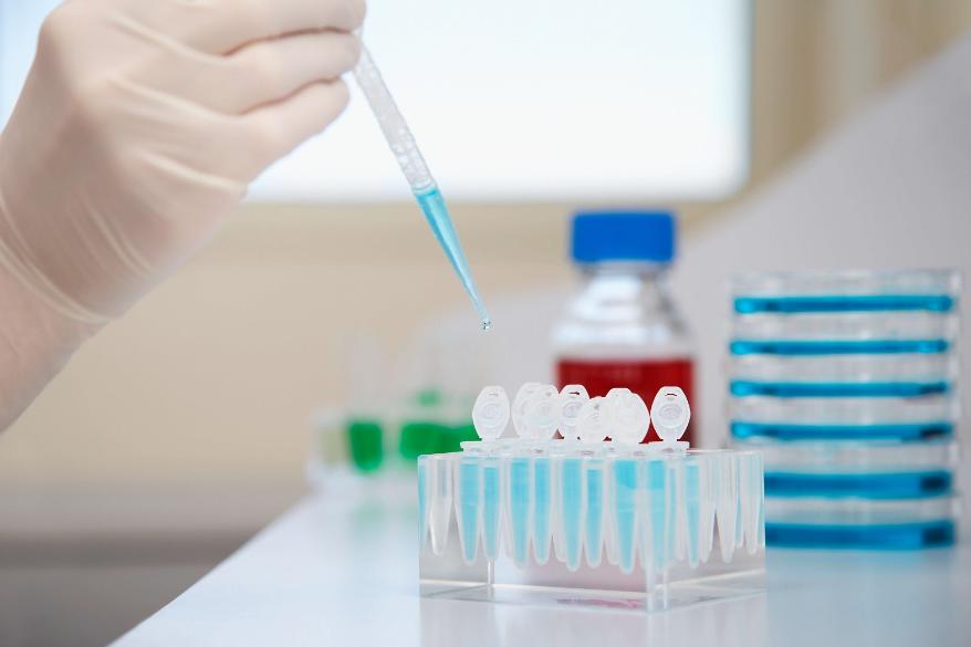 吉林女子自己试管生孩子,女子斥巨资生混血女儿新闻