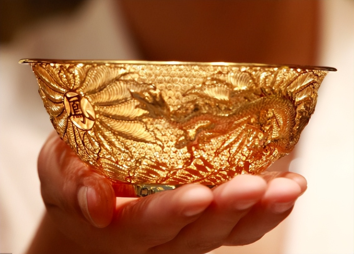 周大福的银饰为什么那么贵,周大福首饰为什么比其他牌子贵