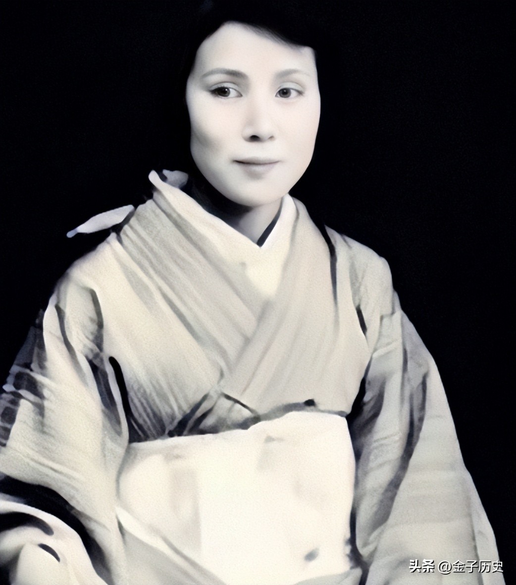 日本女护士嫁中国将军64年，生下歌唱家女儿，女婿更是家喻户晓