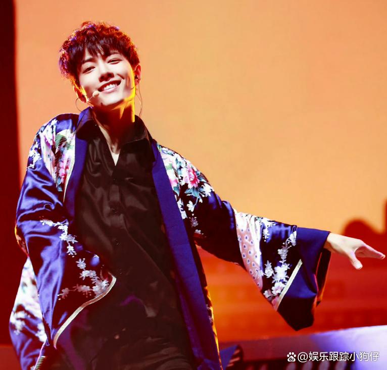 浪姐4：《极乐净土》原唱一开嗓惊艳到我，肖战粉丝表现让人失望