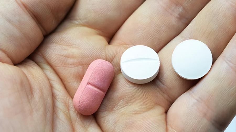 老年人膝关节疼痛吃哪种氨糖,80多岁老人关节痛用氨糖有用吗