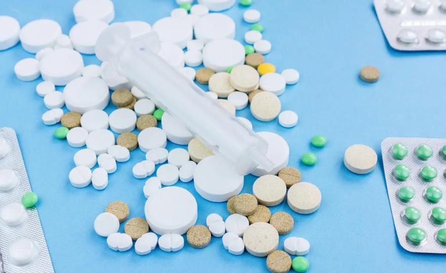 老年人关节补充氨糖,中老年人关节痛吃氨糖有副作用吗