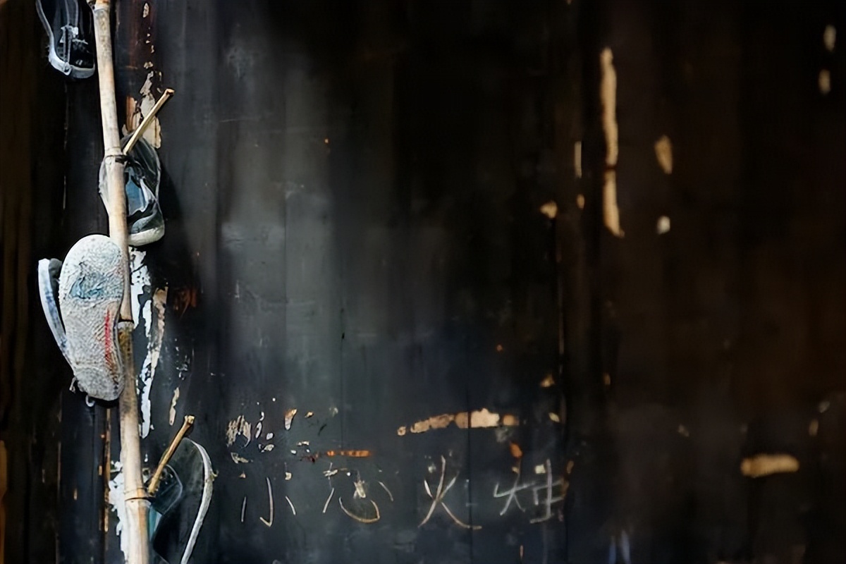 从巫镇到圣镇，一个女巫审判故事缘何转为万圣节狂欢之都