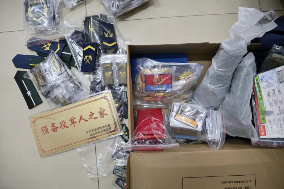 现役军人在部队买卖假药判几年,假军人兜售仿制军服被拘