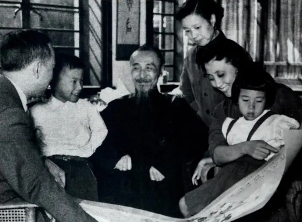 2009年钱学森逝世，三军仪仗队为他抬棺，他的子女如今过得怎样？